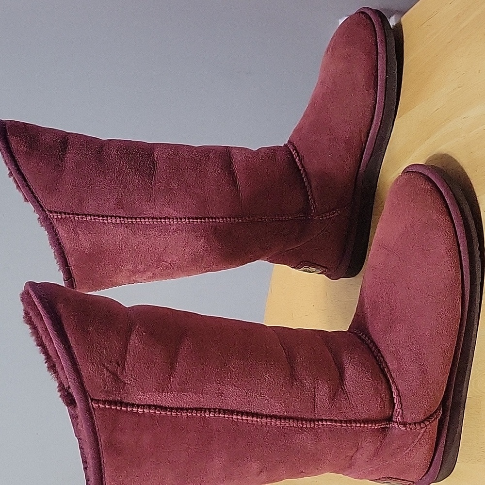 Burgandy Austrailian Luxe Boots - Picture 2 of 12